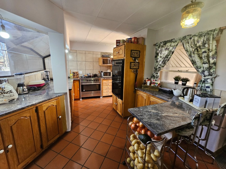 To Let 5 Bedroom Property for Rent in La Provance Free State